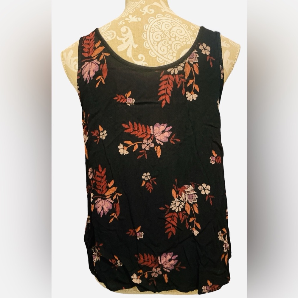 Mudd Women’s Size Small Floral Black Sleeveless Blouse Top - Picture 2 of 4